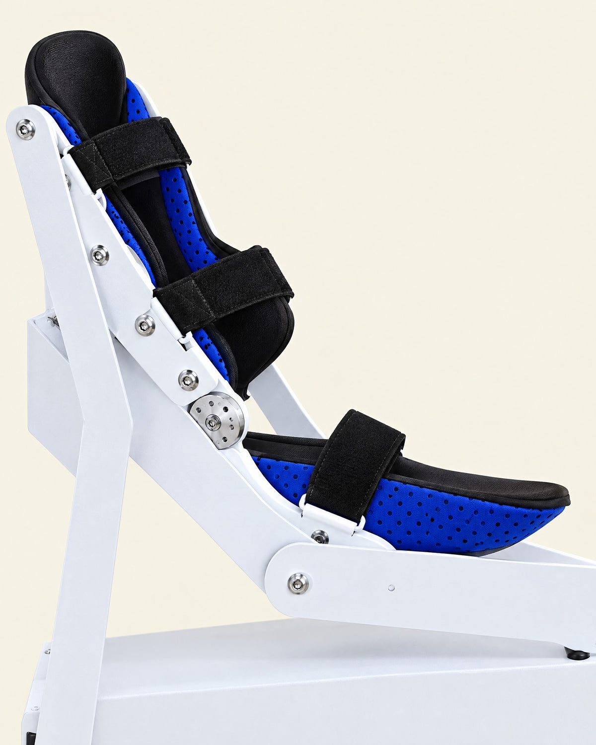 The padded cradle, breathable lining and straps