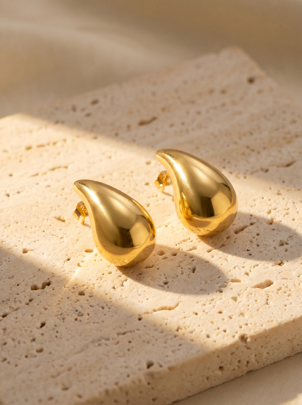 Lune — 18K Teardrop Earrings