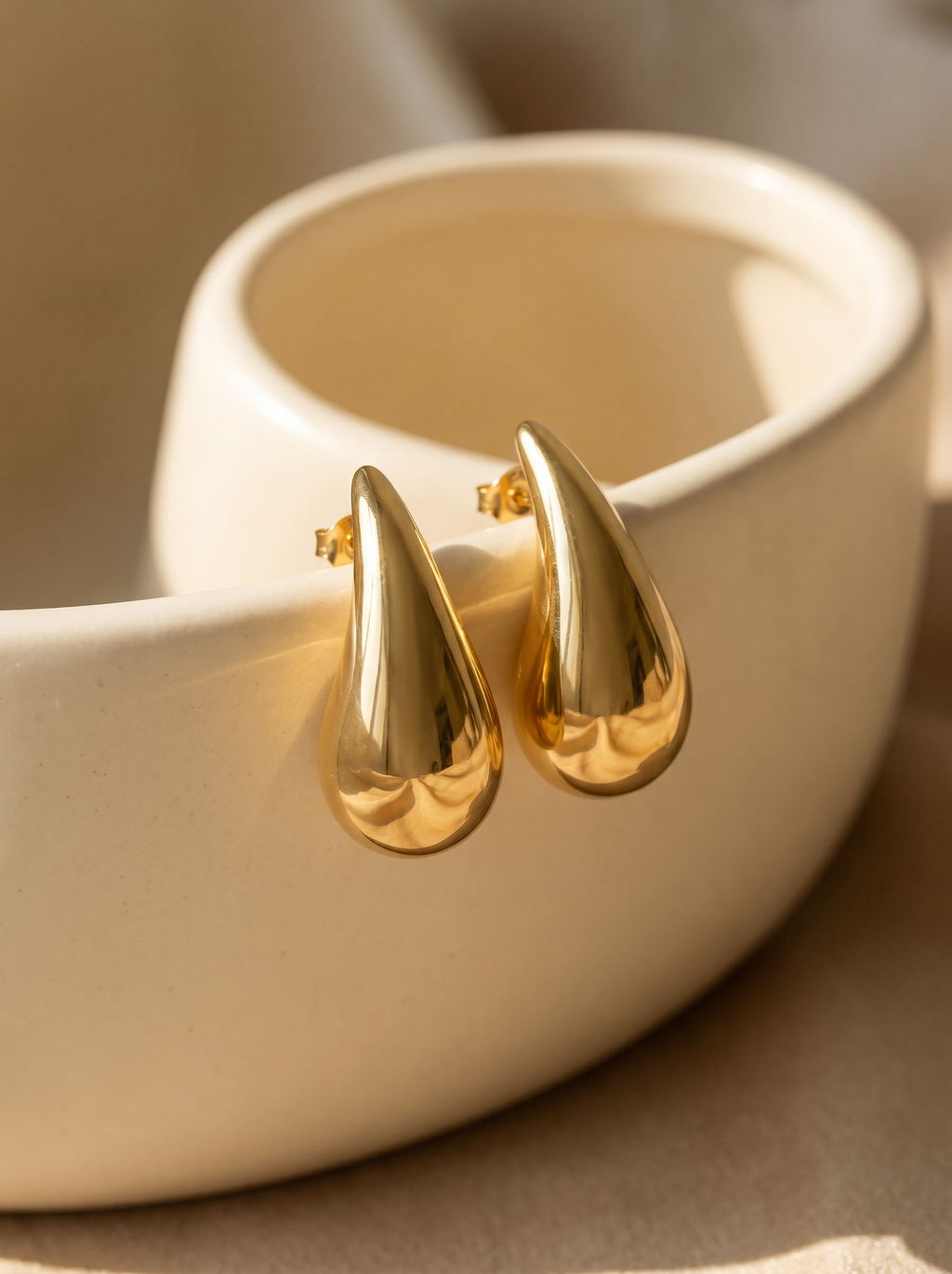 Lune — 18K Teardrop Earrings