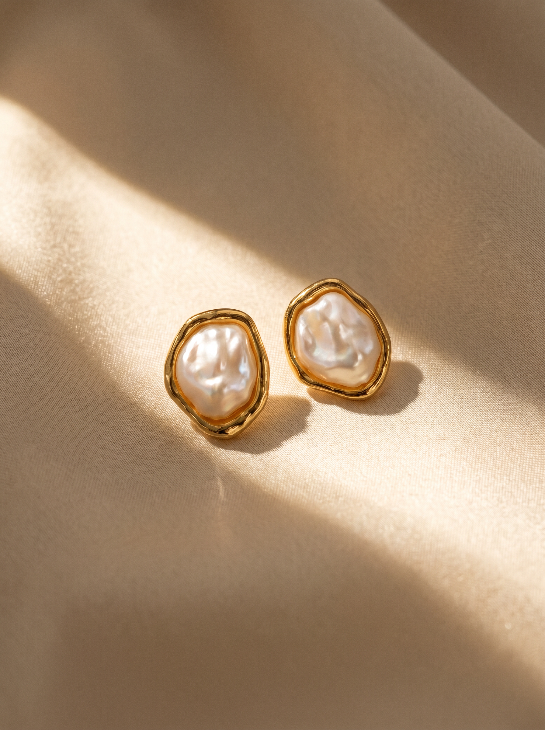 Perla — Baroque Pearl Studs