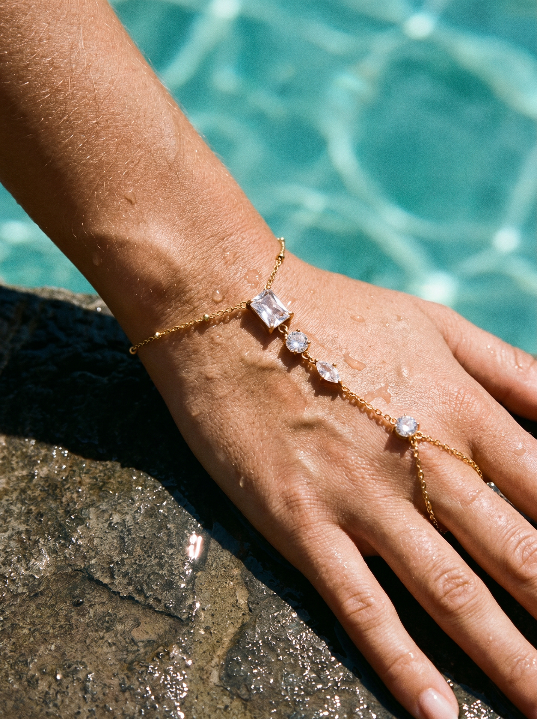 Fil — 18K CZ Hand Chain Bracelet