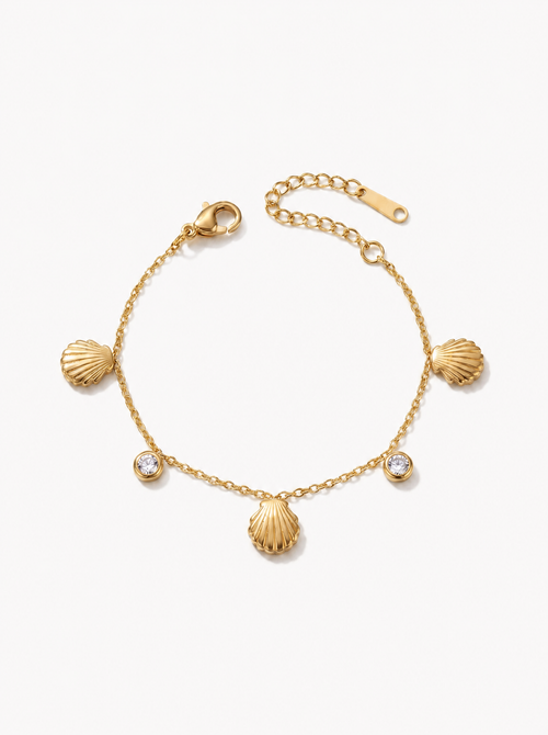 Huitre 18K shell pendant necklace