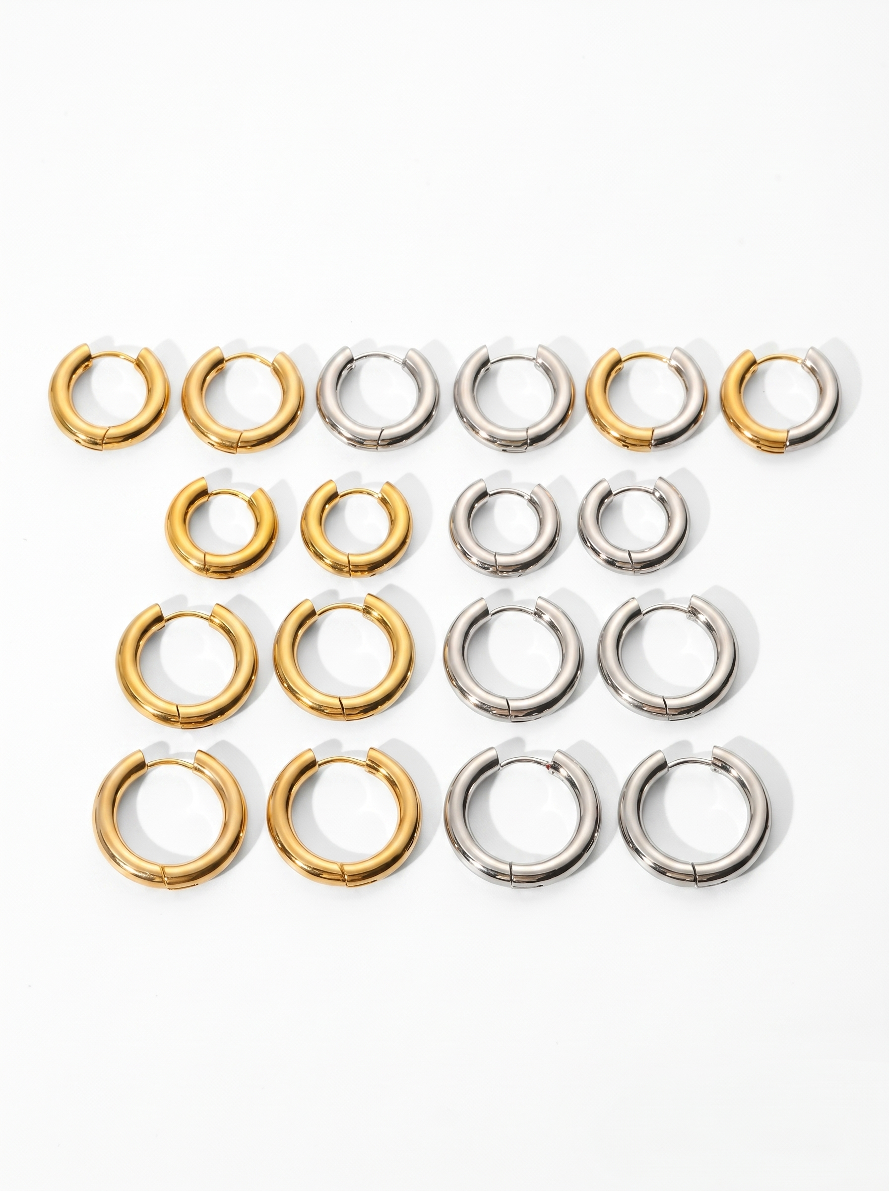Cercle gold huggie hoop earrings pair