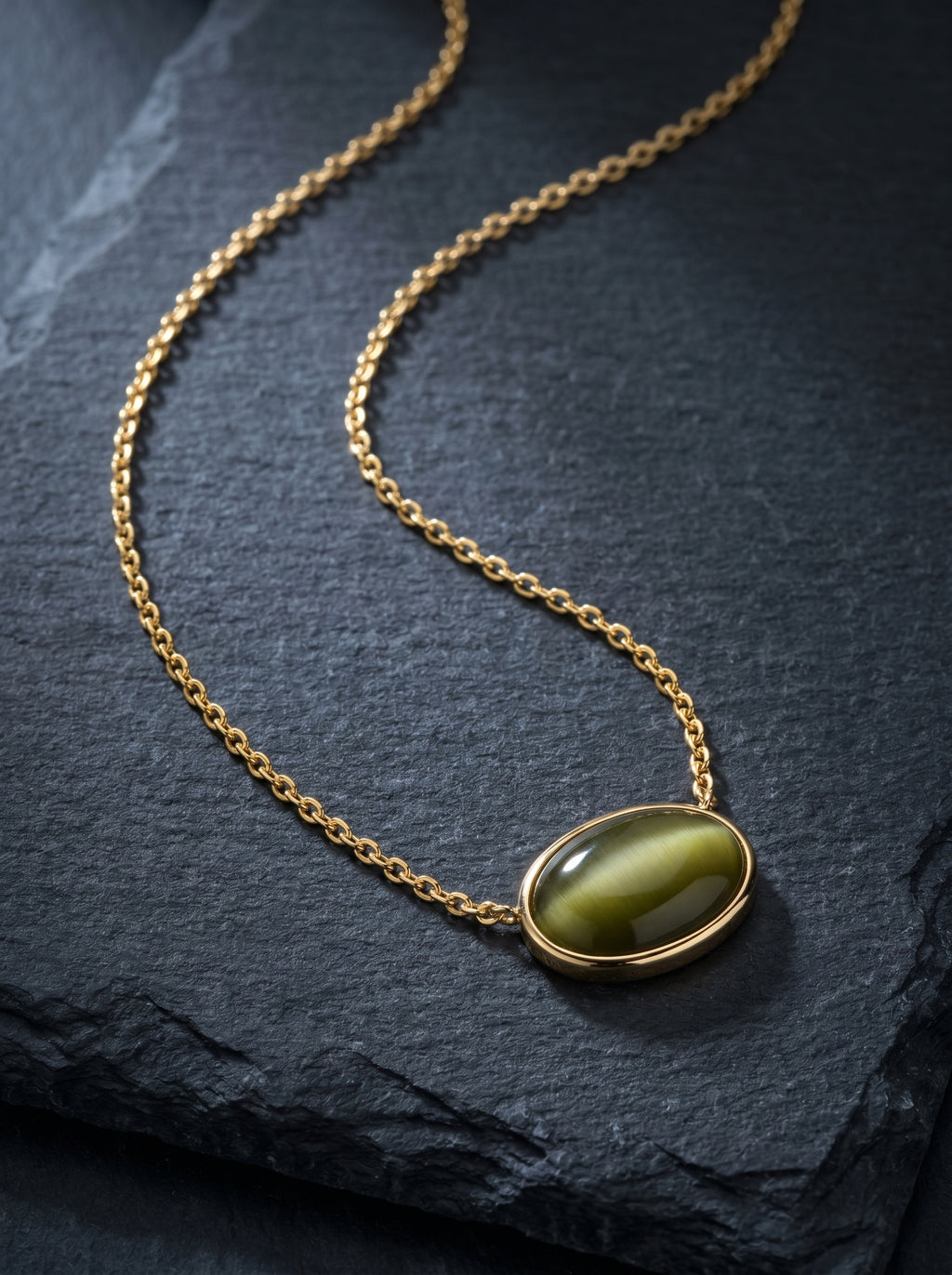 Savone Olive — Cat-Eye Pendant Necklace
