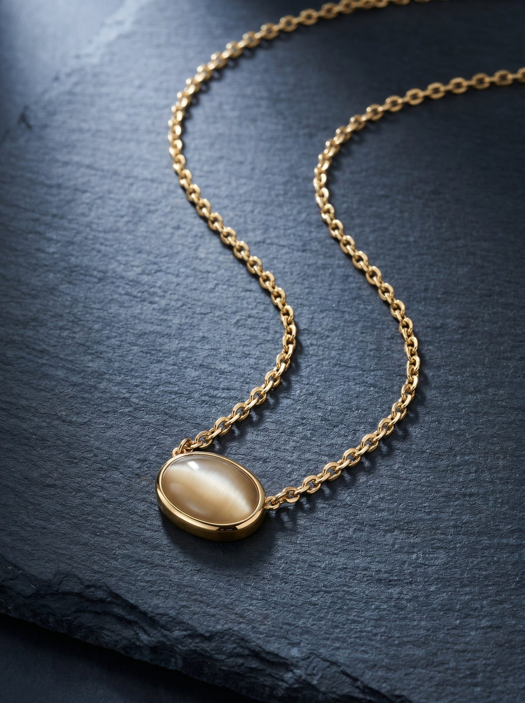 Savone Champagne — Cat-Eye Pendant Necklace