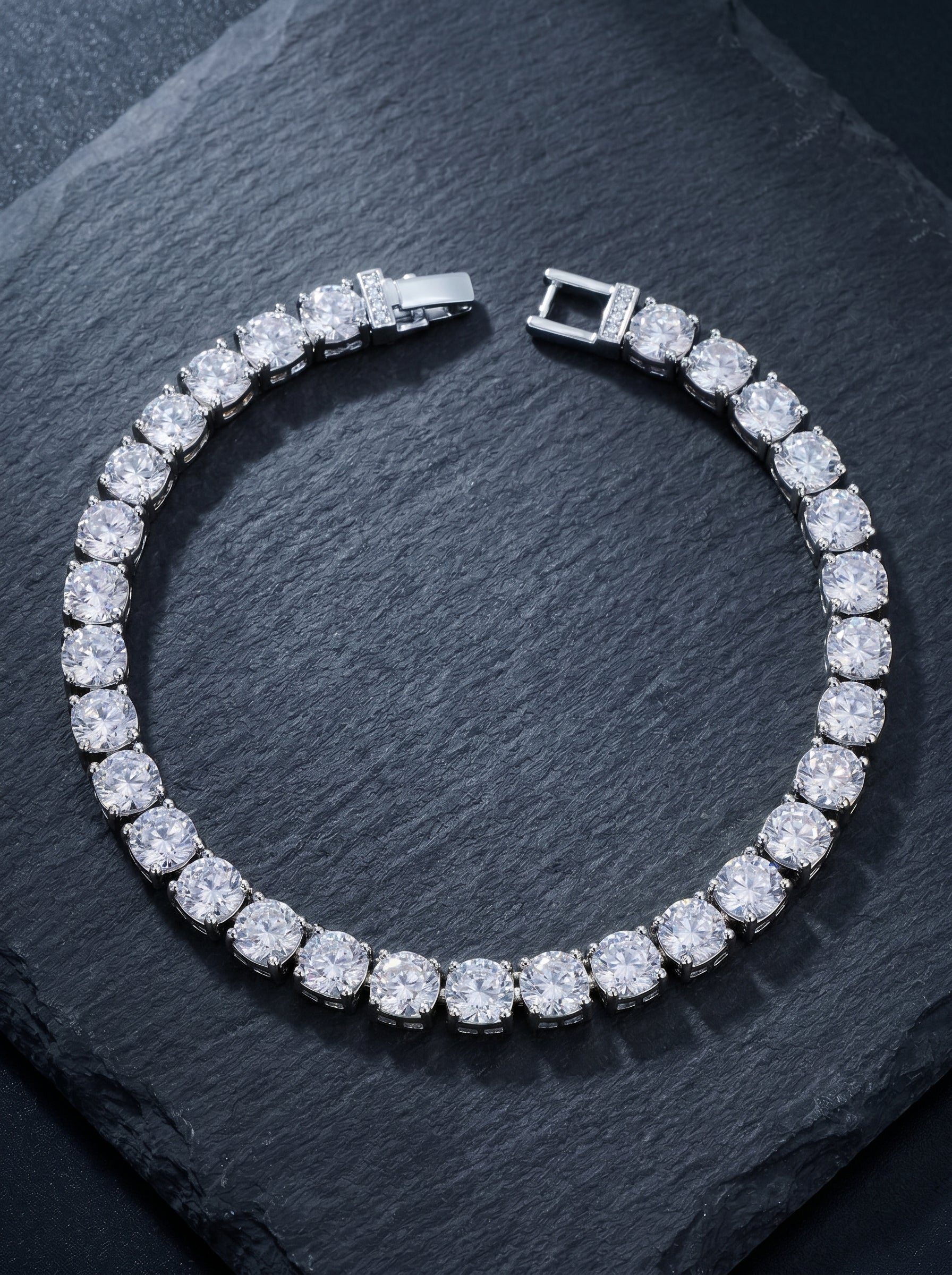 Cristal — 18K White Pavé Tennis Bracelet