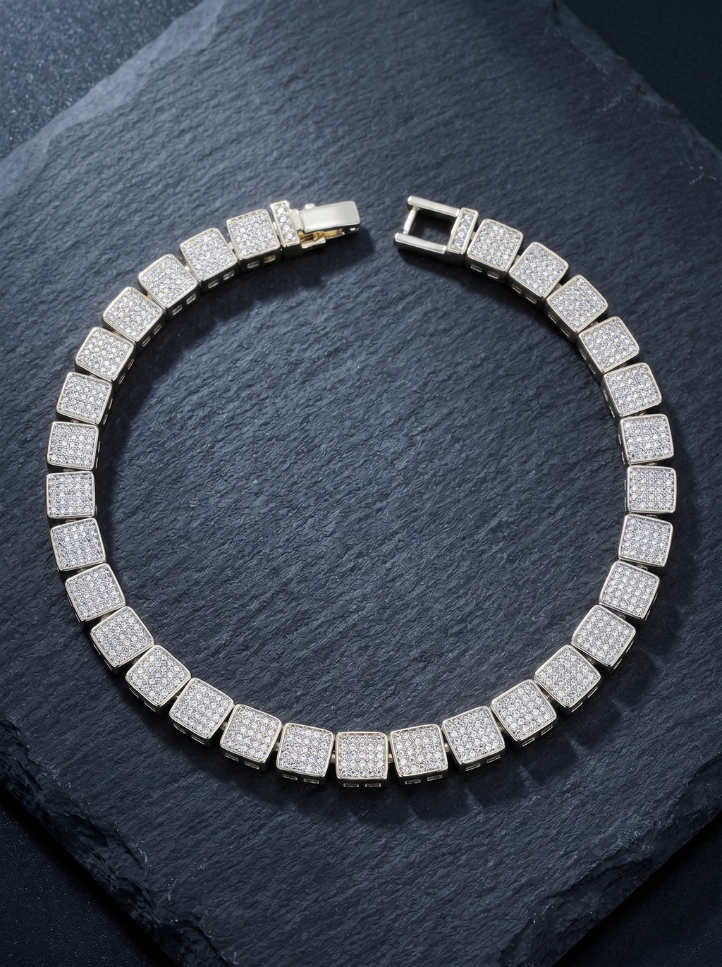 Cristal — 18K White Pavé Tennis Bracelet