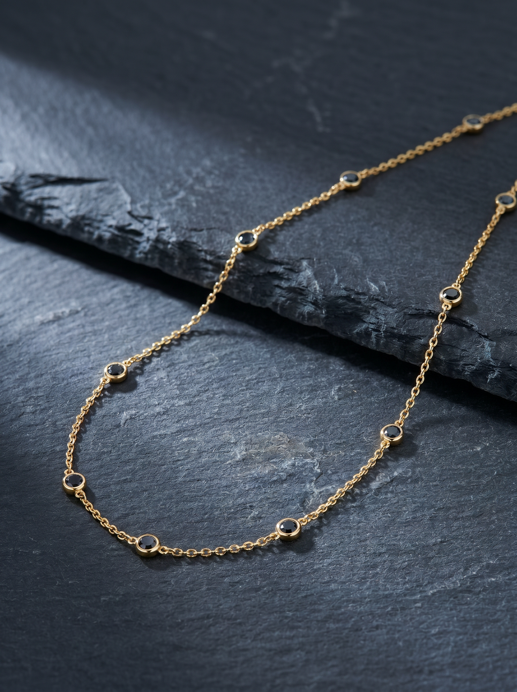 Galet Noir — 18K Black Bezel Bracelet