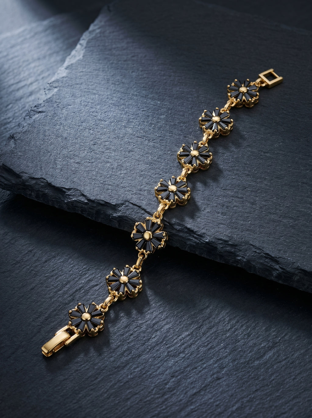 Onyx — 18K Black Clover Bracelet