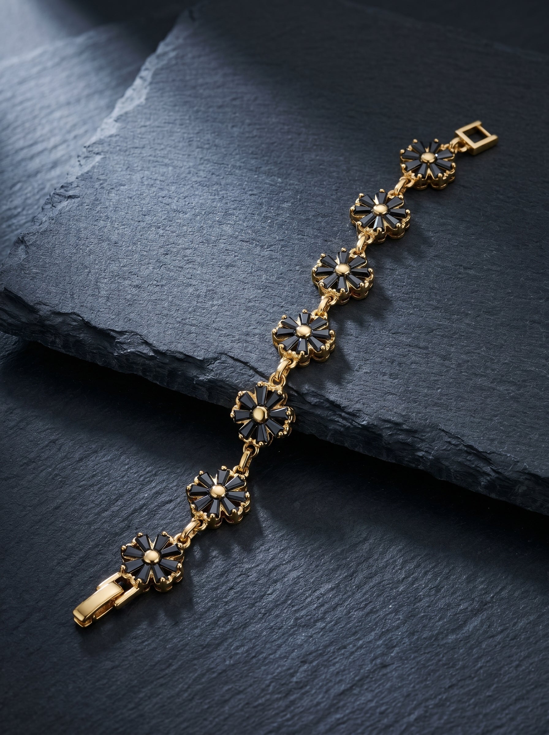 Onyx — 18K Black Clover Bracelet