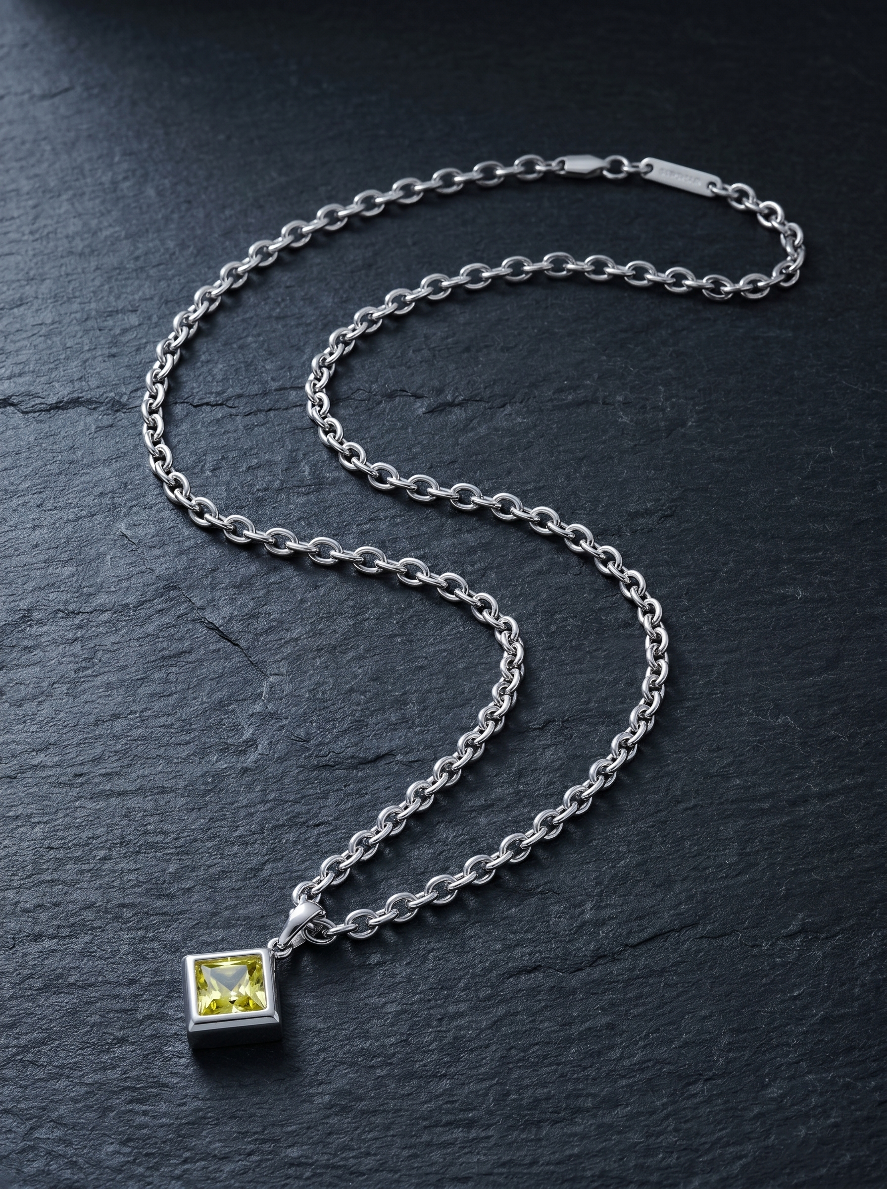 Savone Olive — Cat-Eye Pendant Necklace