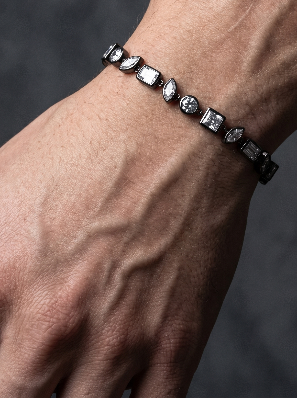 Galet Noir — 18K Black Bezel Bracelet
