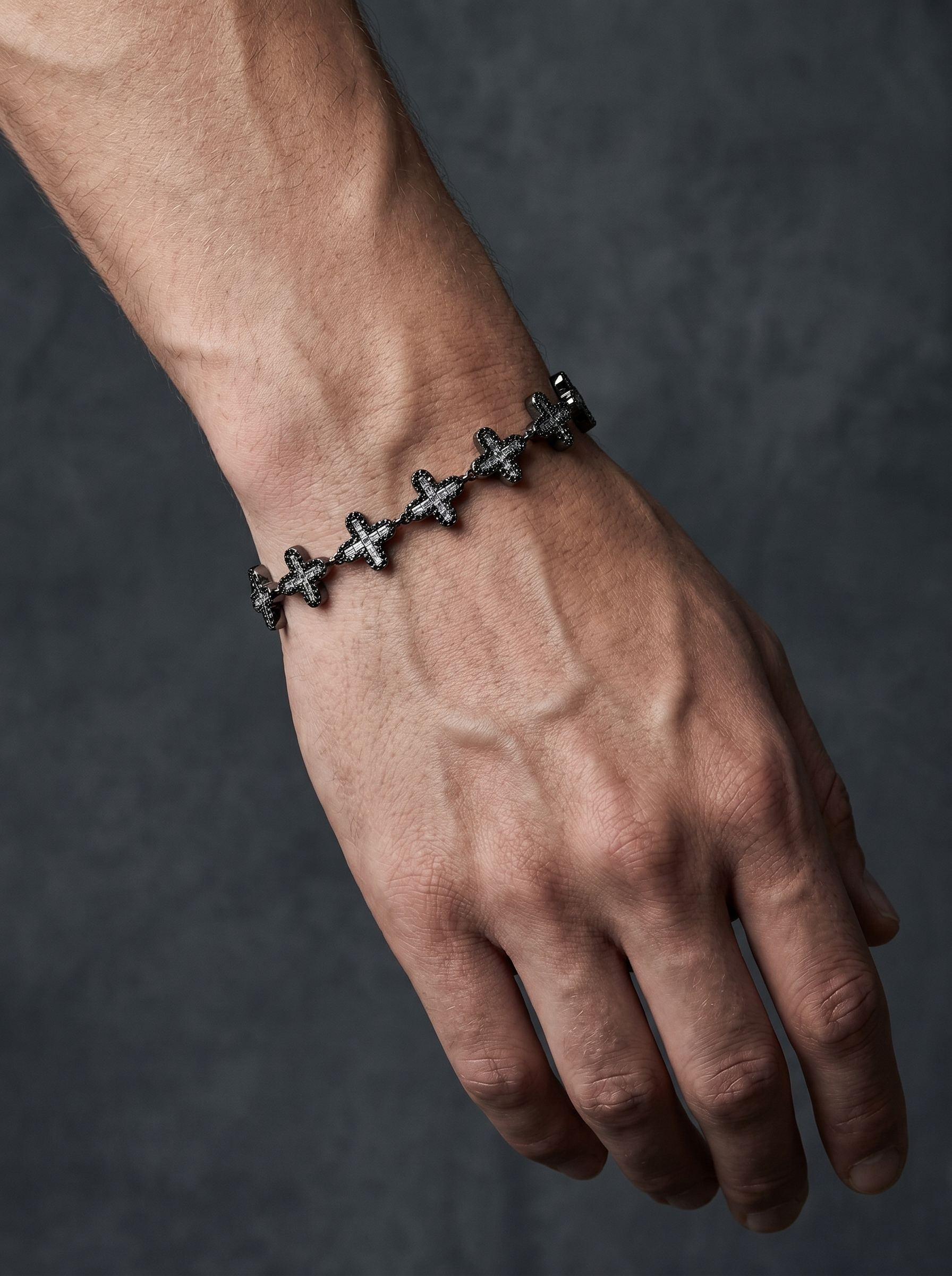 Onyx — 18K Black Clover Bracelet